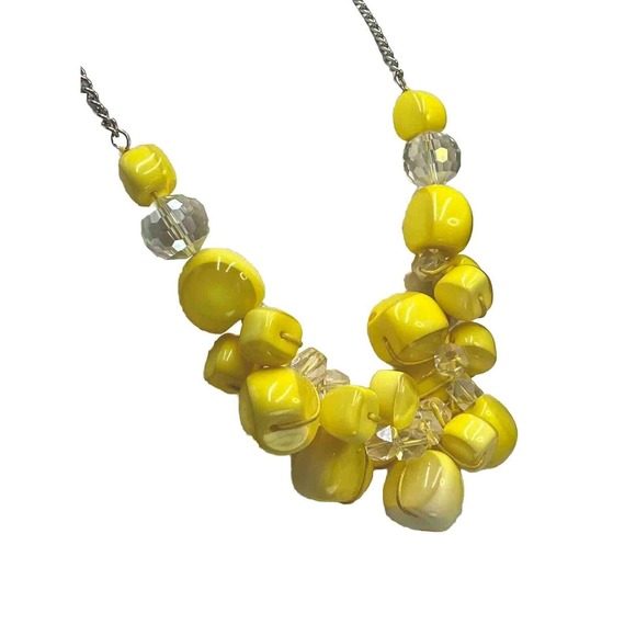 Beautiful Adjustable Yellow Cluster Statement Necklace 20.5" Silver Tone Chain - Picture 3 of 8